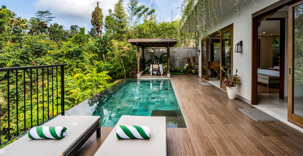 Pala Ubud - Villa Catur - Relaxing pool deck by the riverside
